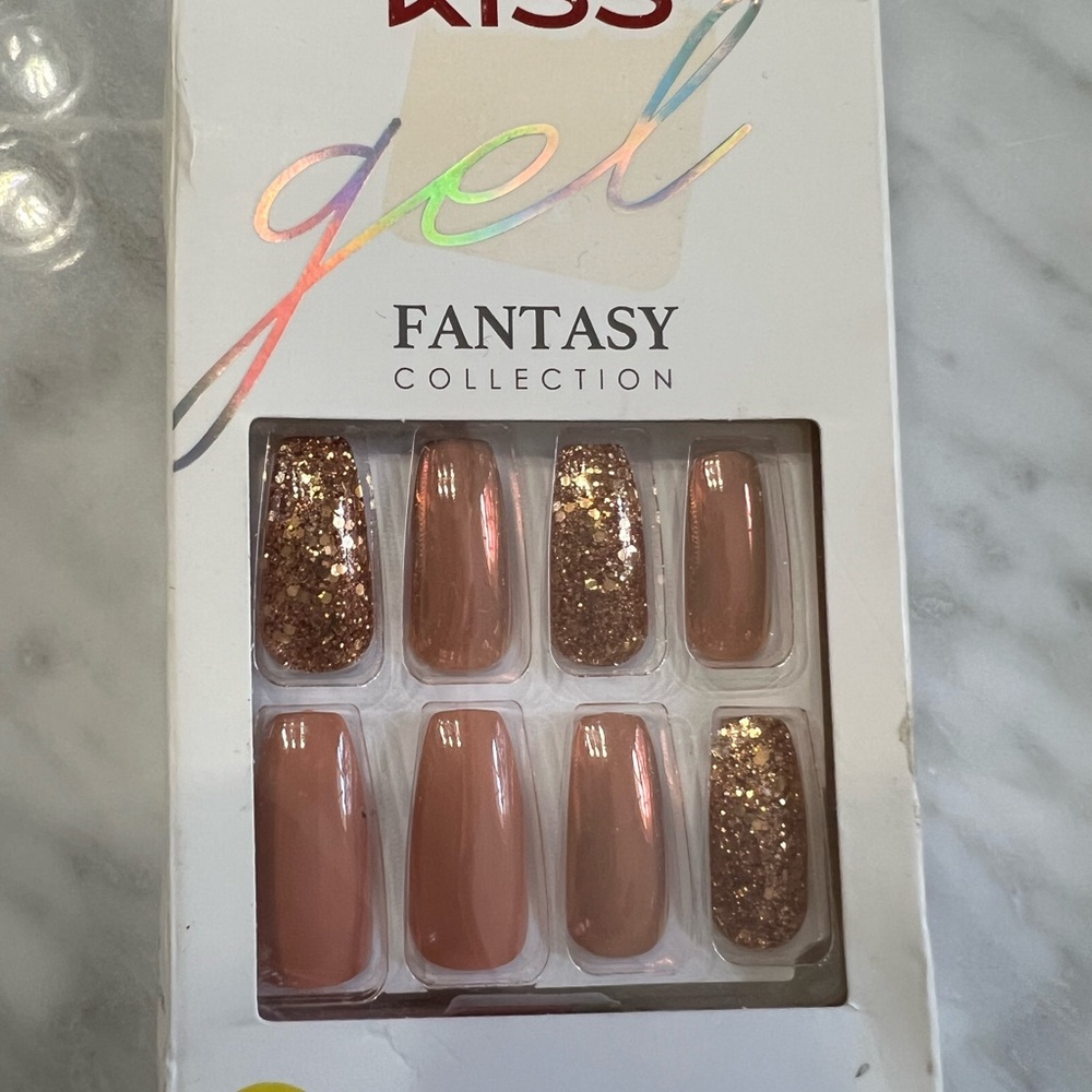 BNIB gorgeous nude color press on nails with rhinestones, set of 28!